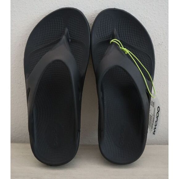OOFOS 1000 Unisex Men\'s Sz 6 Women\'s Sz 8 Black OOriginal Flip Flop Sandals